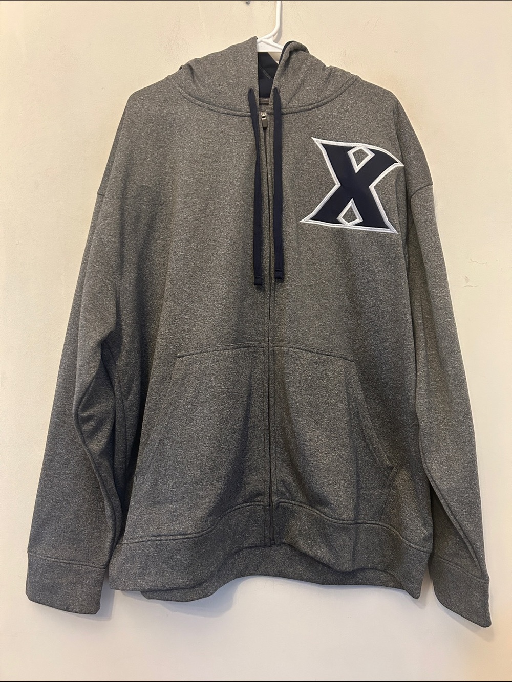 Champion Men's Gray Zip-Up Xavier University Hooded sweatshirt Size 2XL EUC